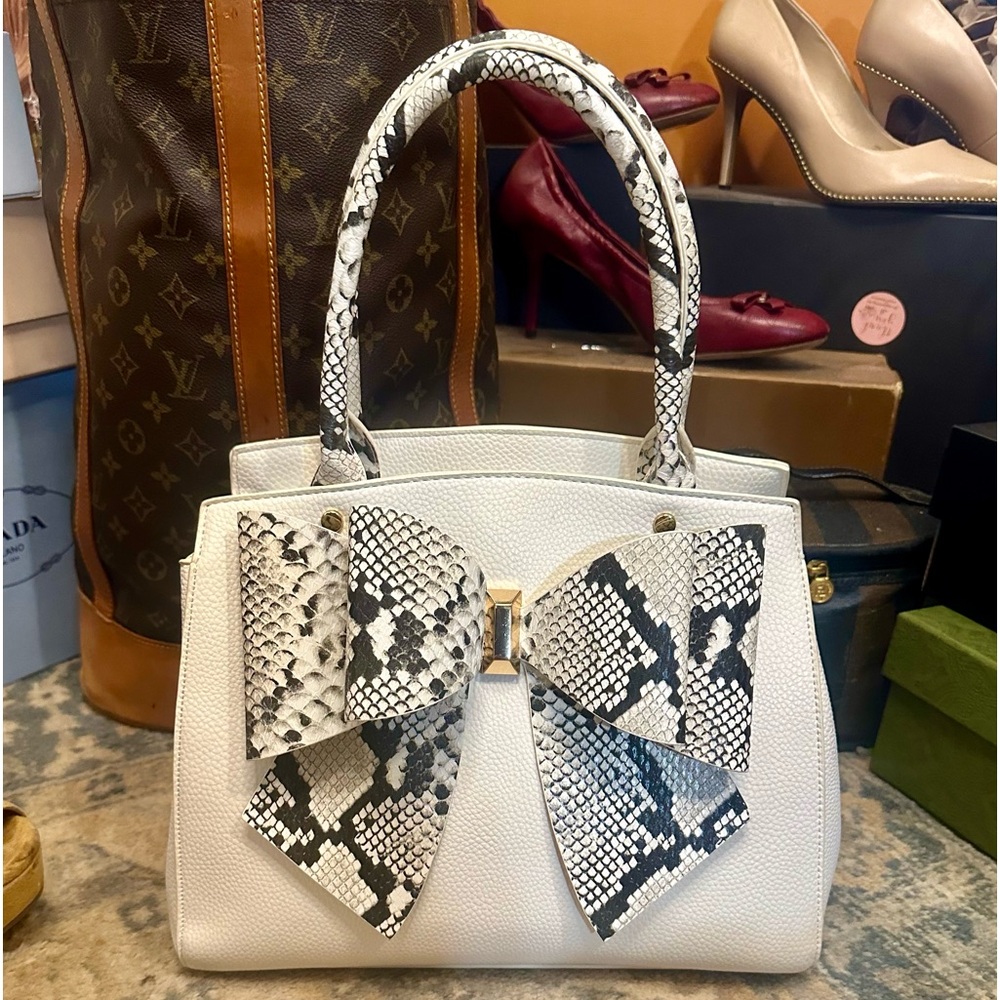 Beautiful Handbag/Shoulder Bag!